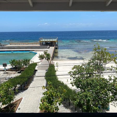 Coral View Beach Resort Útila Esterno foto